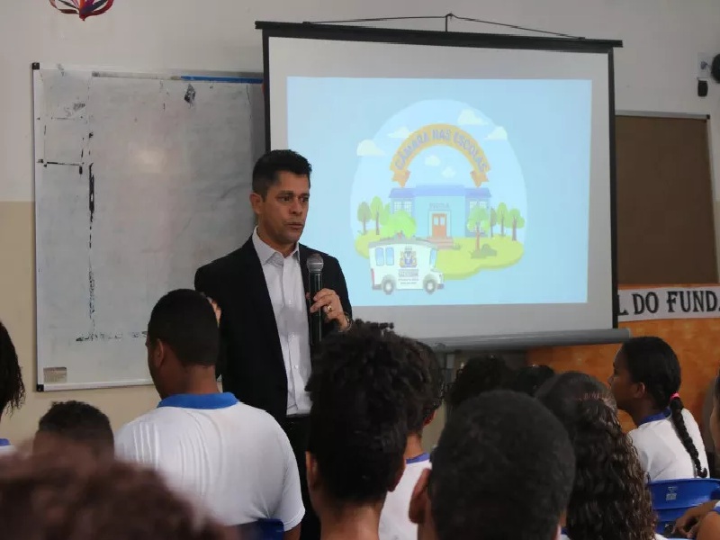 Câmara nas Escolas chega no bairro de Ilha de Amarela