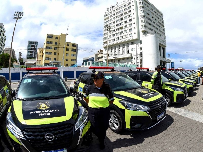 Prefeitura lança campanha Maio Amarelo e entrega 89 novos veículos para Transalvador