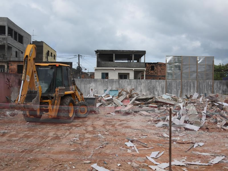Prefeitura inicia reconstrução de escola em Paripe