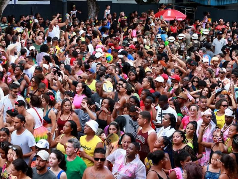 Estado regulamenta lei que proíbe o uso de pistolas de água durante o Carnaval e festas de rua