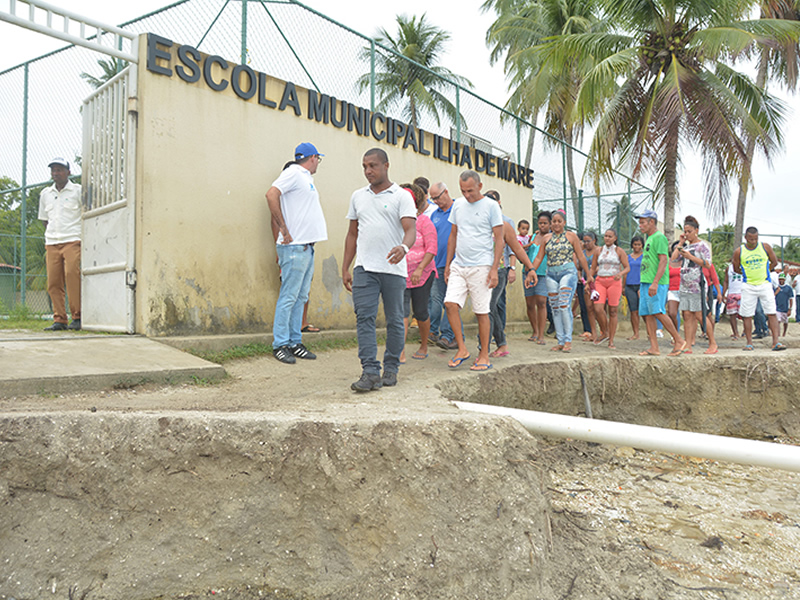 Prefeitura faz visita técnica em obras de contenção em frente à escola de Ilha de Maré