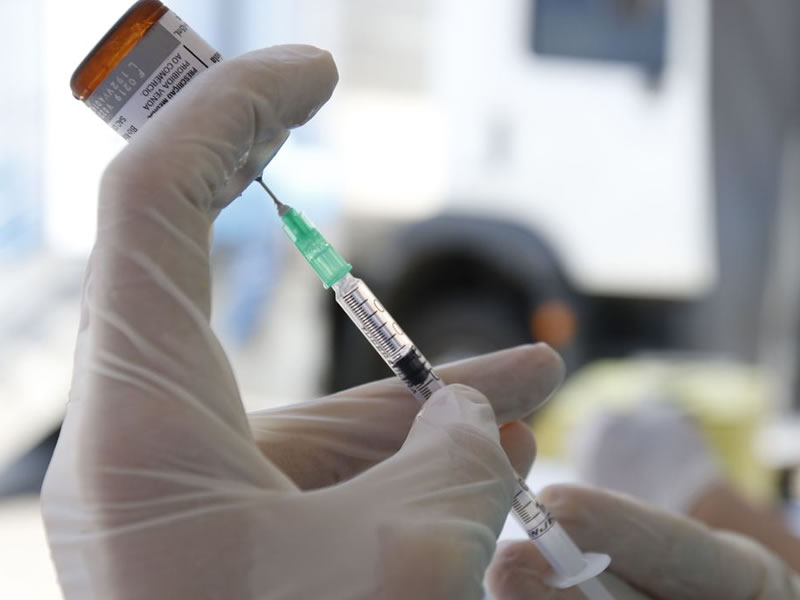 Vacinação contra gripe será aberta ao público geral nesta segunda (27)
