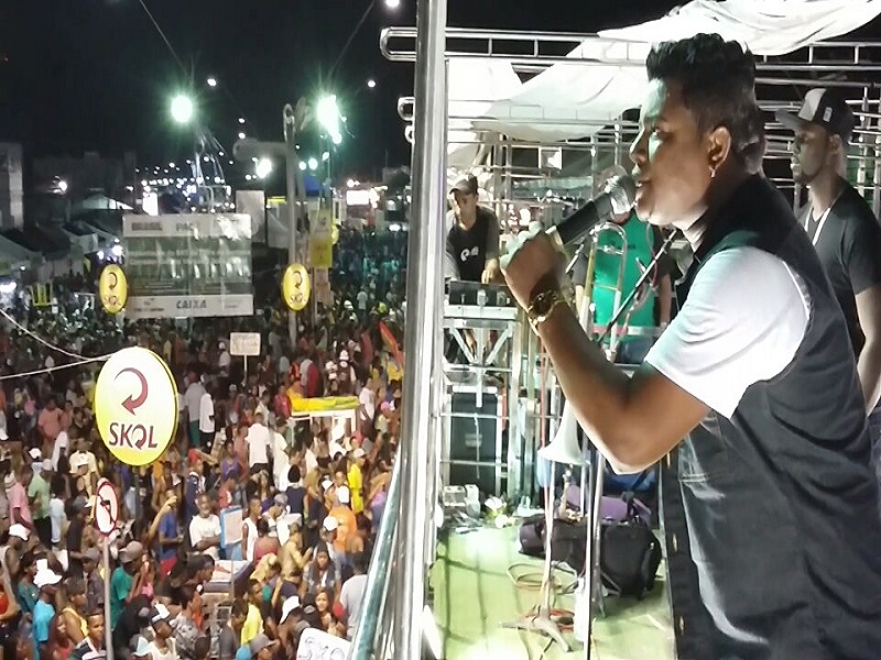 Jhony Paixão agitou os corações dos apaixonados na Micareta de Feira de Santana