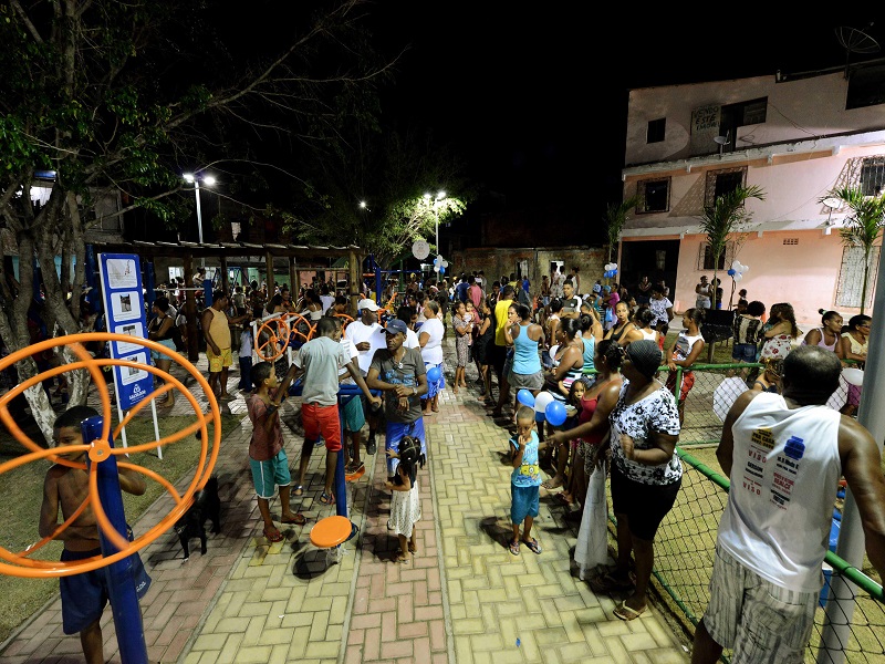 Praça do Padre é entregue à comunidade de Fazenda Coutos