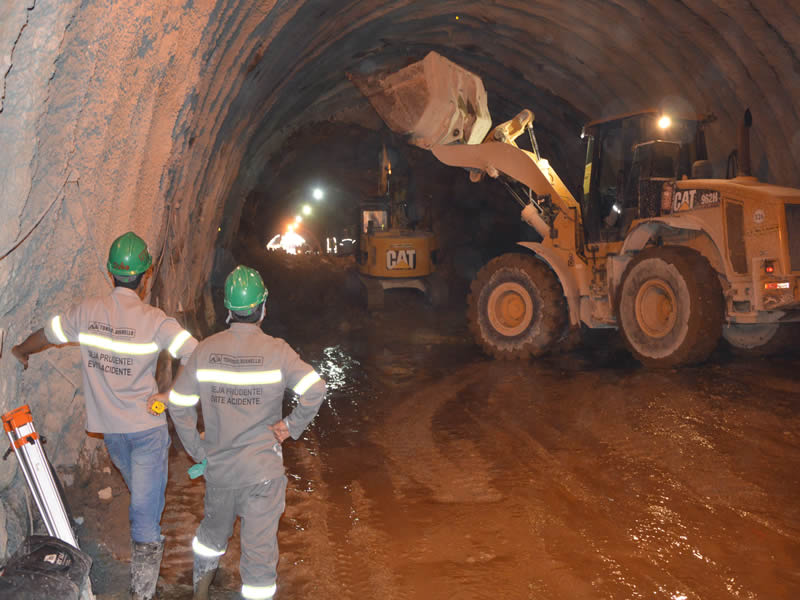 Conder conclui escavação de túnel na Avenida Suburbana